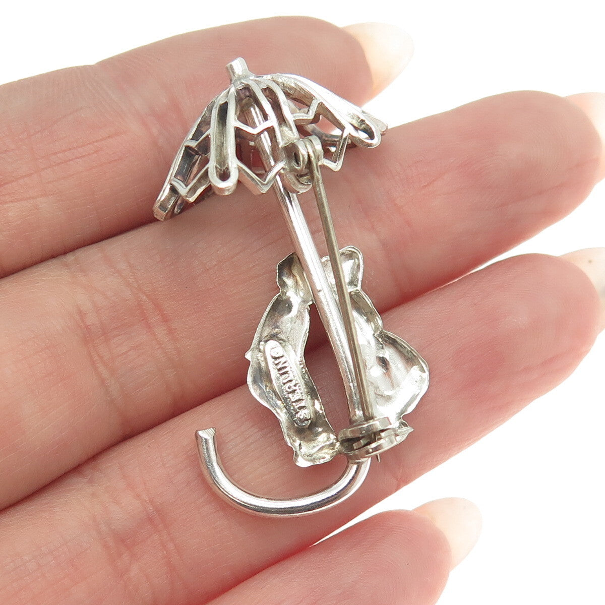 925 Sterling Silver Antique Art Deco Couple Under Umbrella Pin Brooch