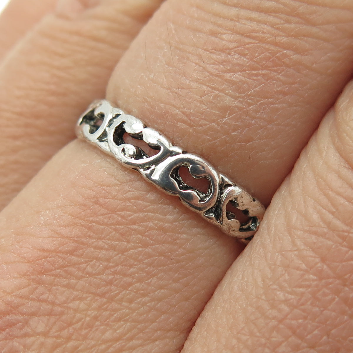 925 Sterling Silver Vintage Open Heart Band Ring Size 8