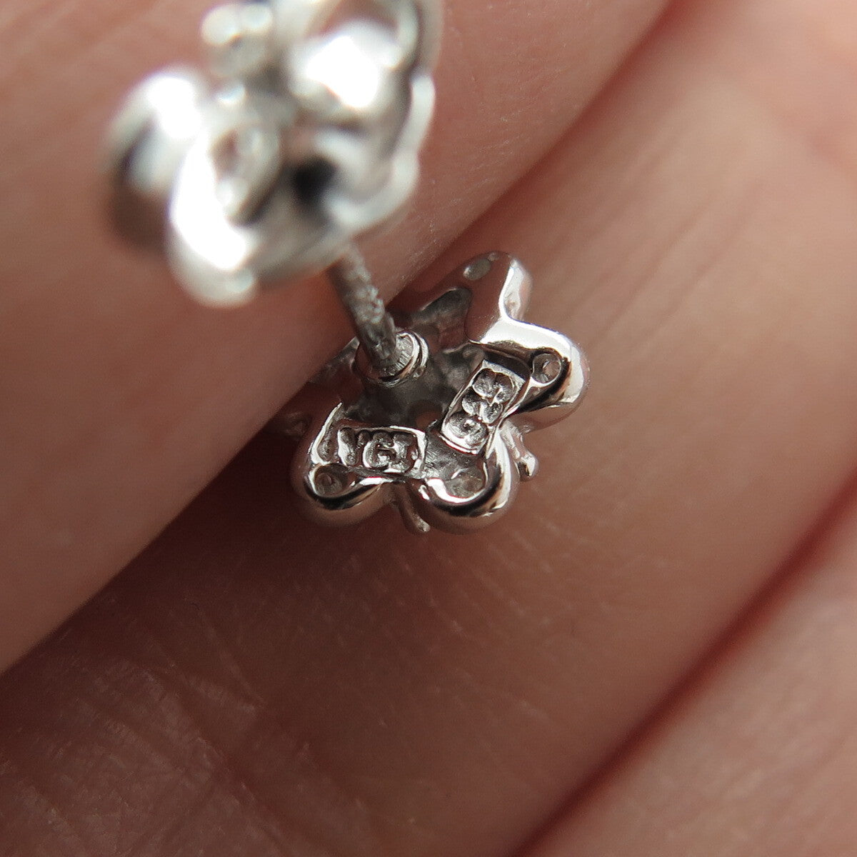 925 Sterling Silver Round-Cut Shaped C Z Stud Earrings