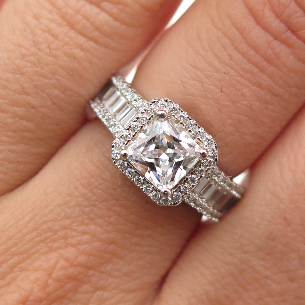 925 Sterling Silver Princess Emerald & Round-Cut C Z Engagement Ring Size 6