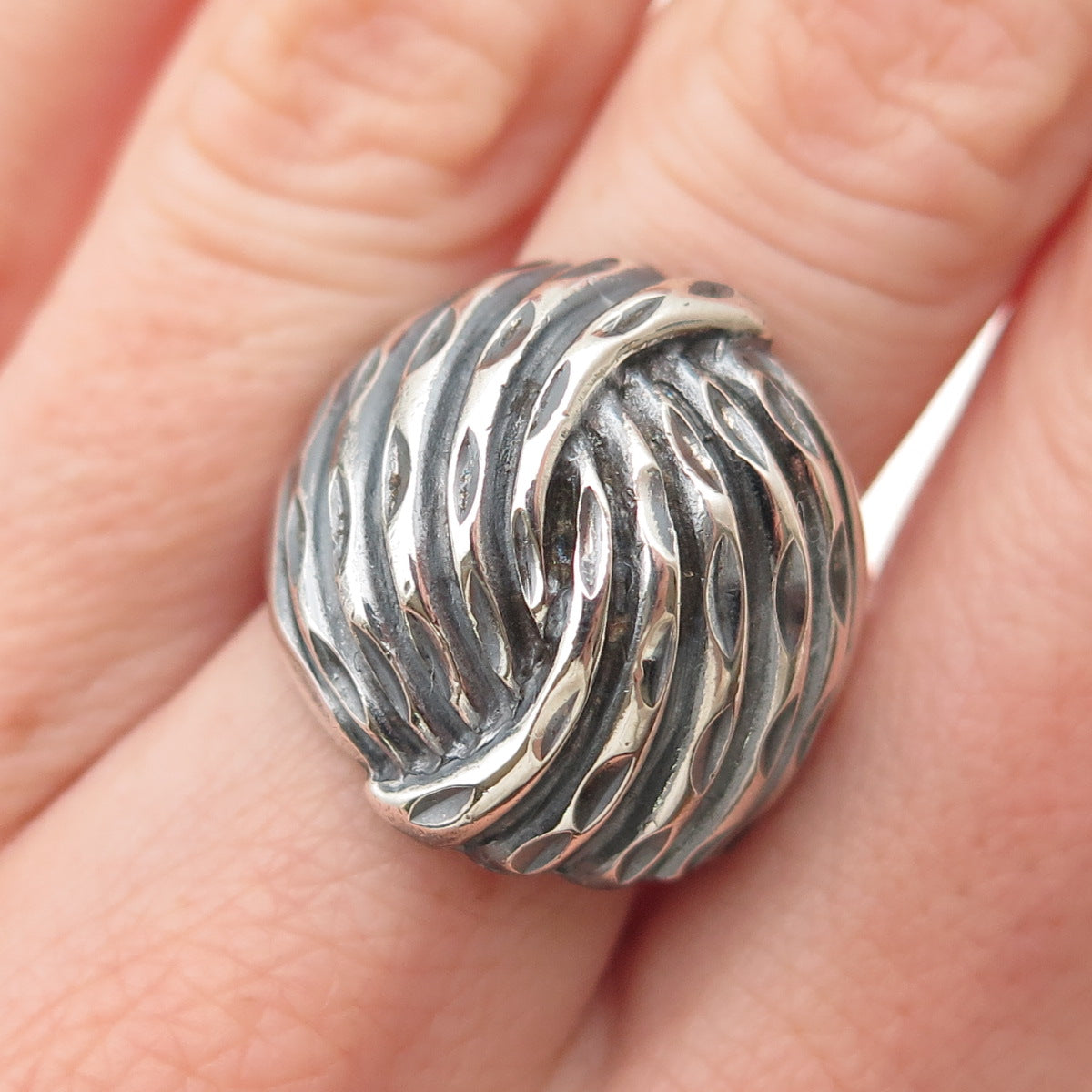 925 Sterling Silver Vintage Modernist Ribbed Dome Oxidized Ring Size 8.5