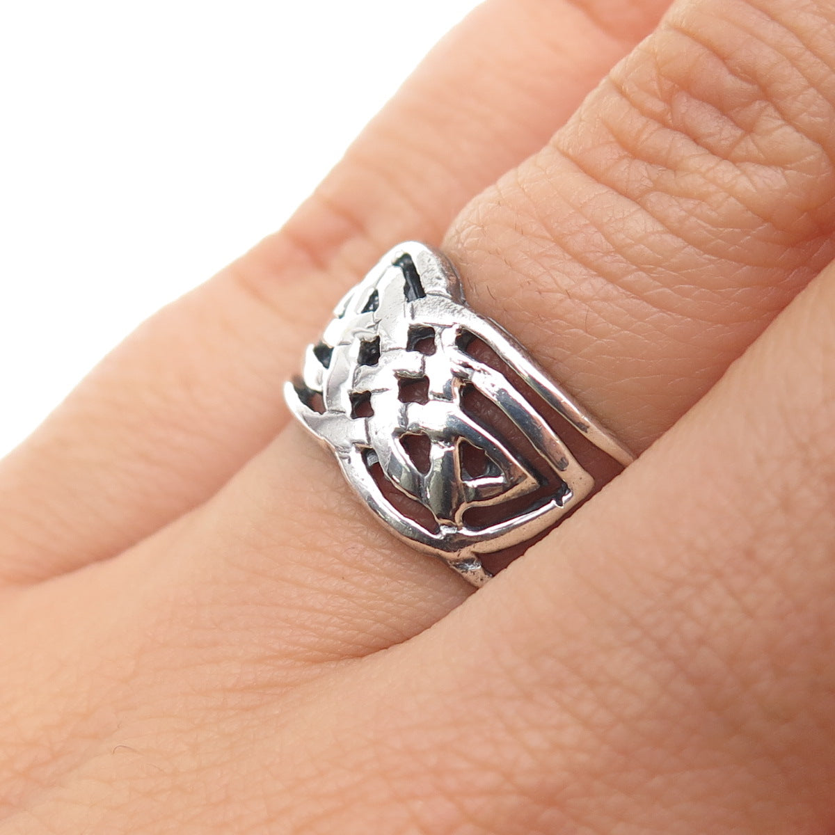 925 Sterling Silver Vintage Celtic Knot Oxidized Ring Size 6.25