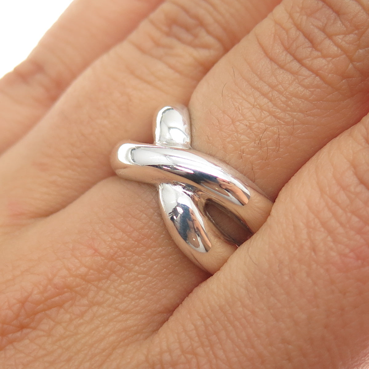 925 Sterling Silver Vintage Modernist Crisscross Oxidized Ring Size 7.25
