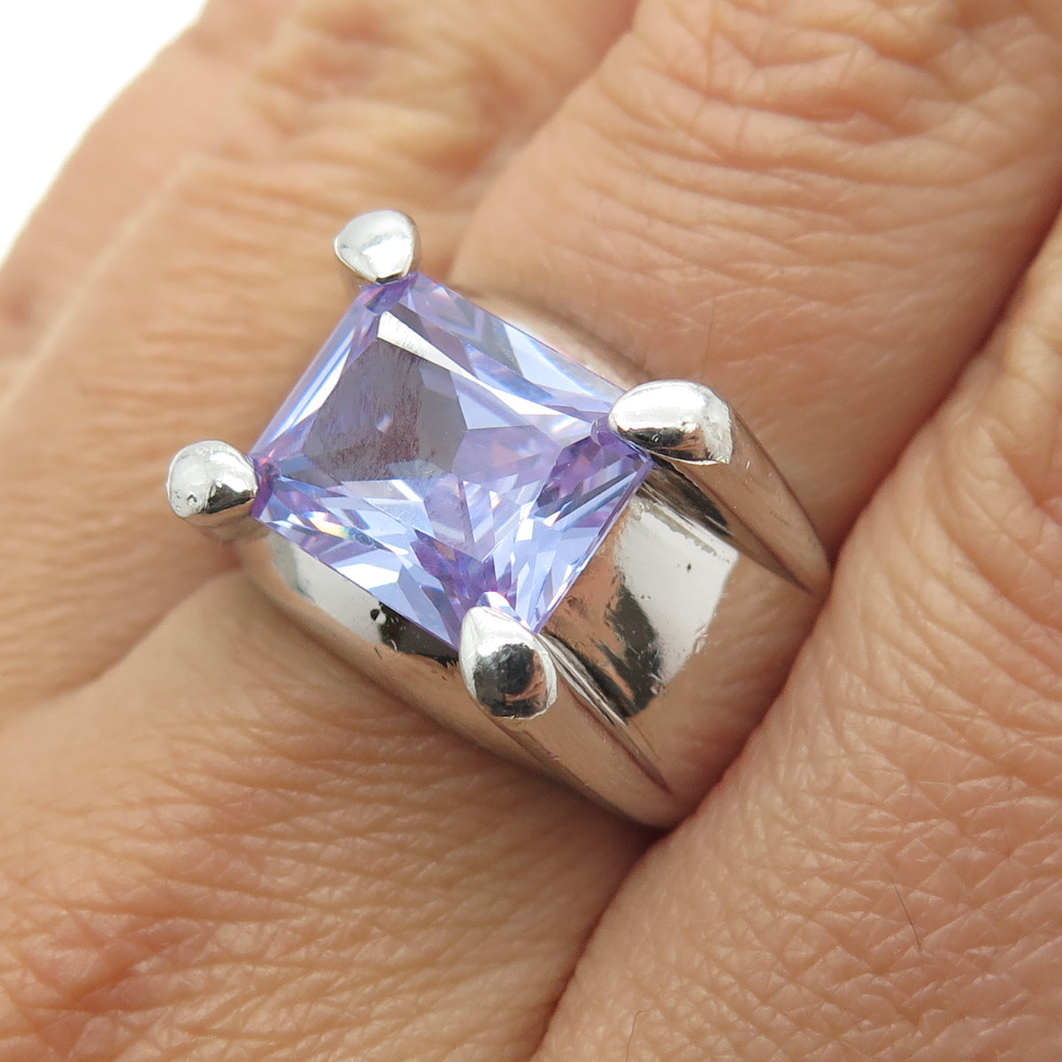 925 Sterling Silver Vintage Lavender C Z Ring Size 8.25