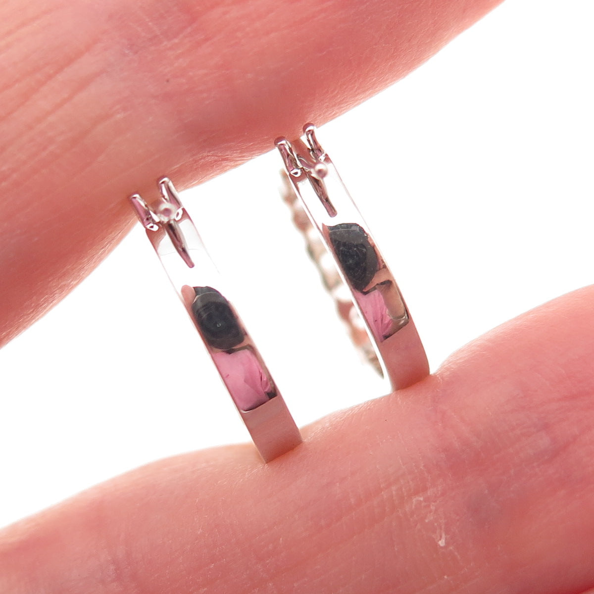 Sai 925 Sterling Silver Round-Cut C Z Hoop Earrings