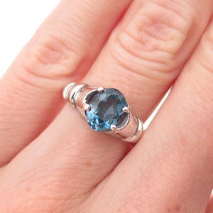 925 Sterling Silver Vintage Real London Blue Topaz Modernist Ring Size 5.75