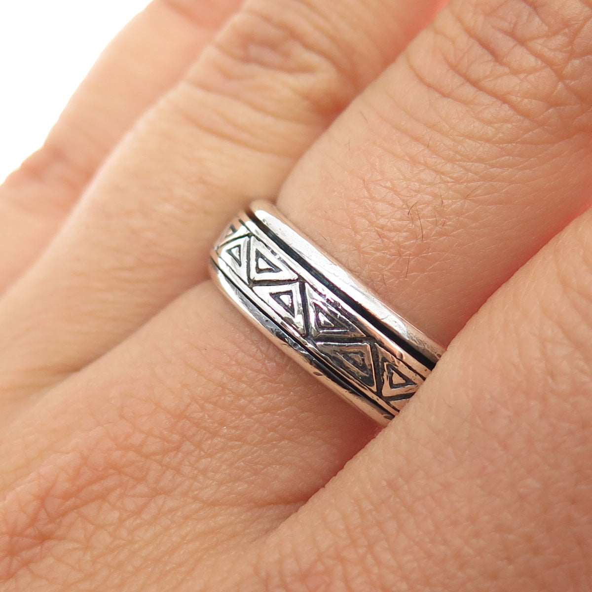 925 Sterling Silver Vintage Triangle Rotating Band Oxidized Ring Size 7.5