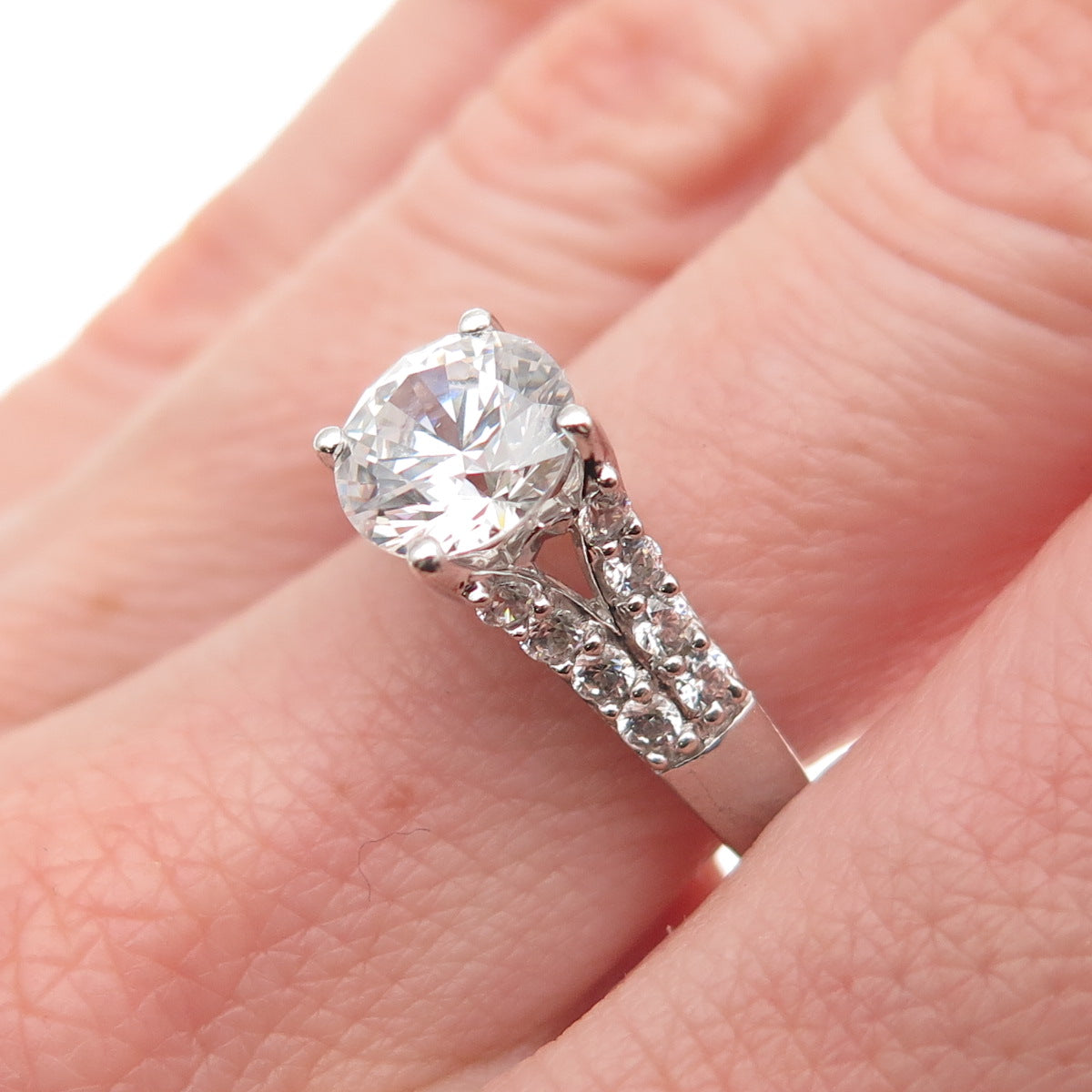 925 Sterling Silver Round-Cut C Z Engagement Ring Size 7.25