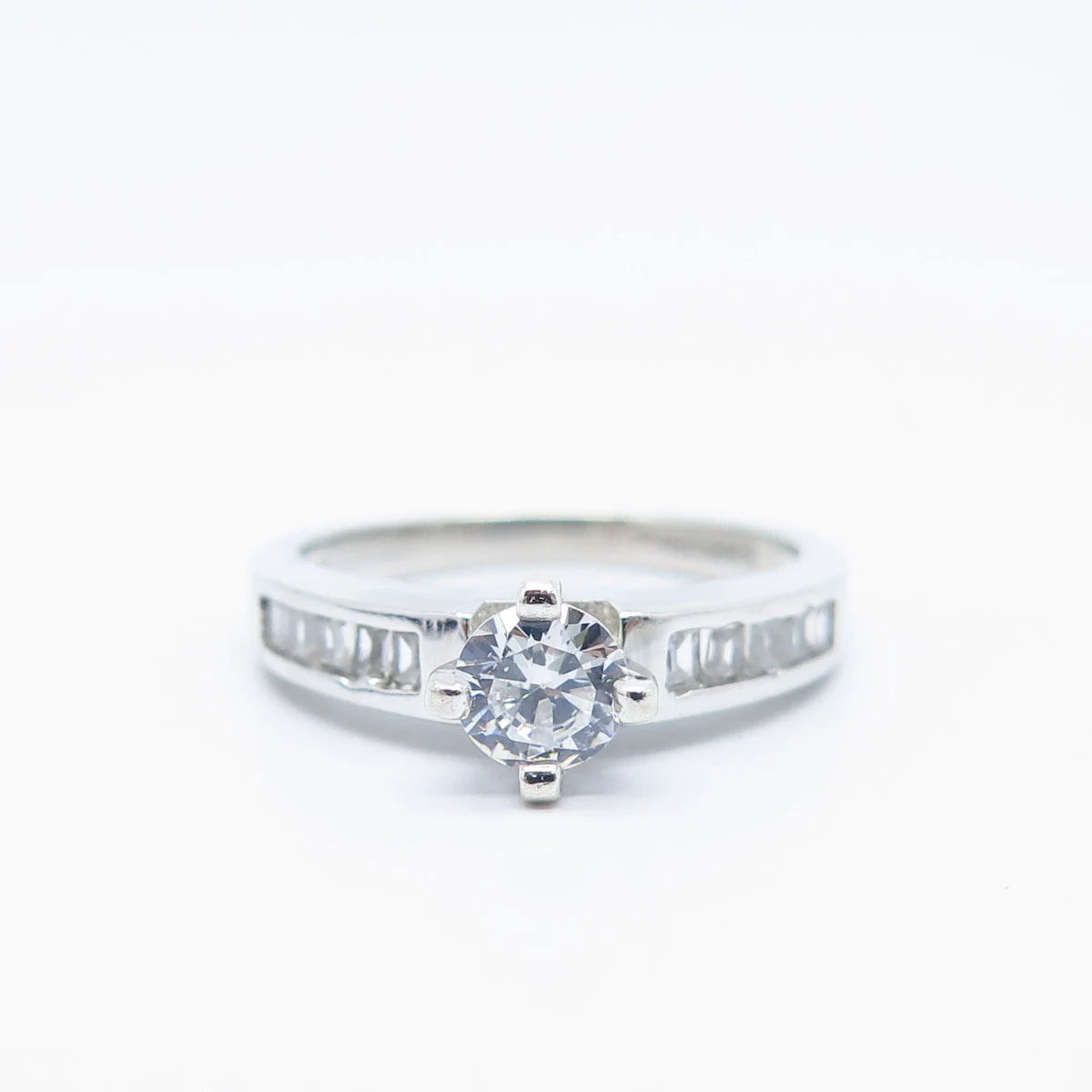 925 Sterling Silver Vintage Round-Cut C Z Engagement Ring Size 7