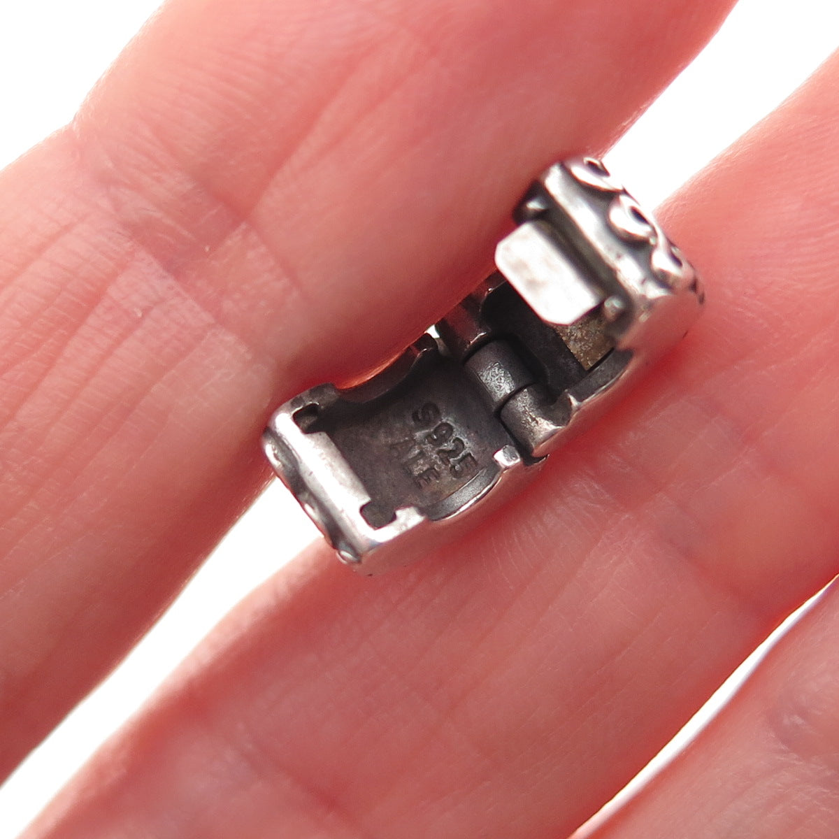 Pandora 925 Sterling Silver Swirl Clip Charm
