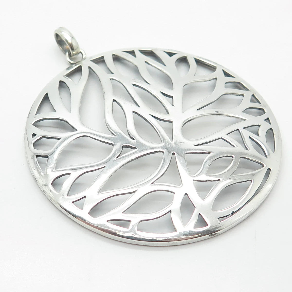 925 Sterling Silver Vintage Leaves Round Pendant