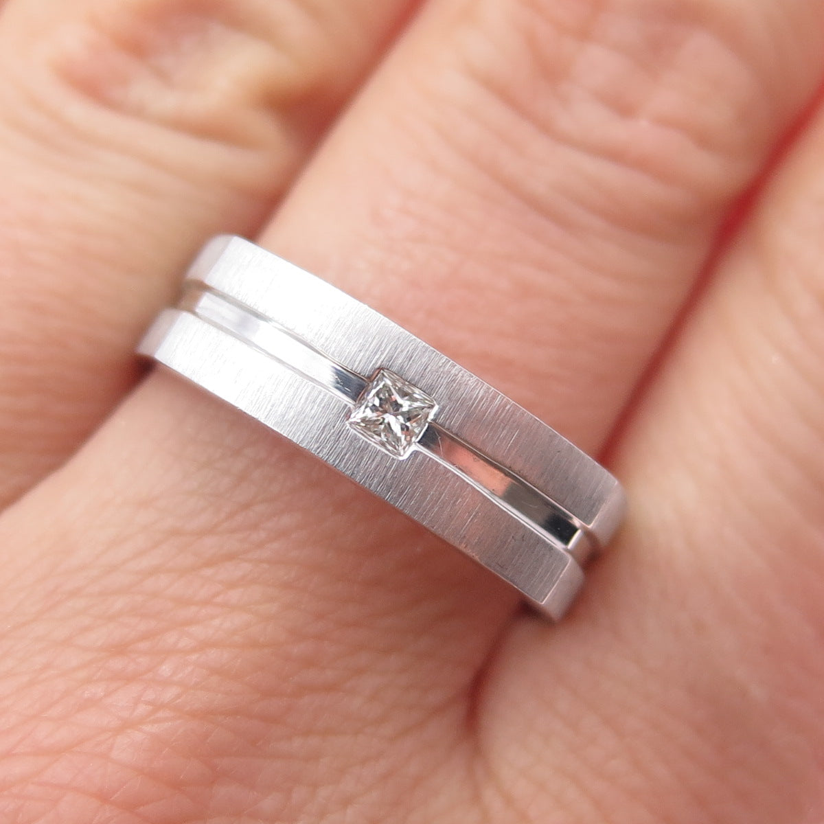 925 Sterling Silver Princess-Cut C Z Modernist Band Ring Size 11