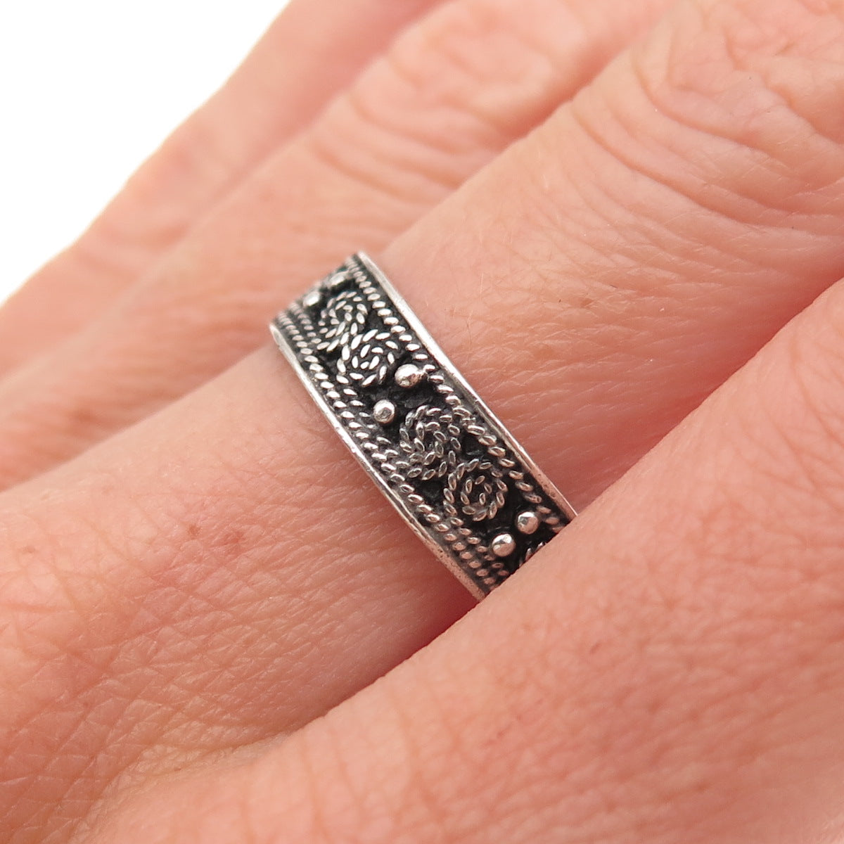 950 Silver Vintage Spiral Filigree Oxidized Band Ring Size 8.25