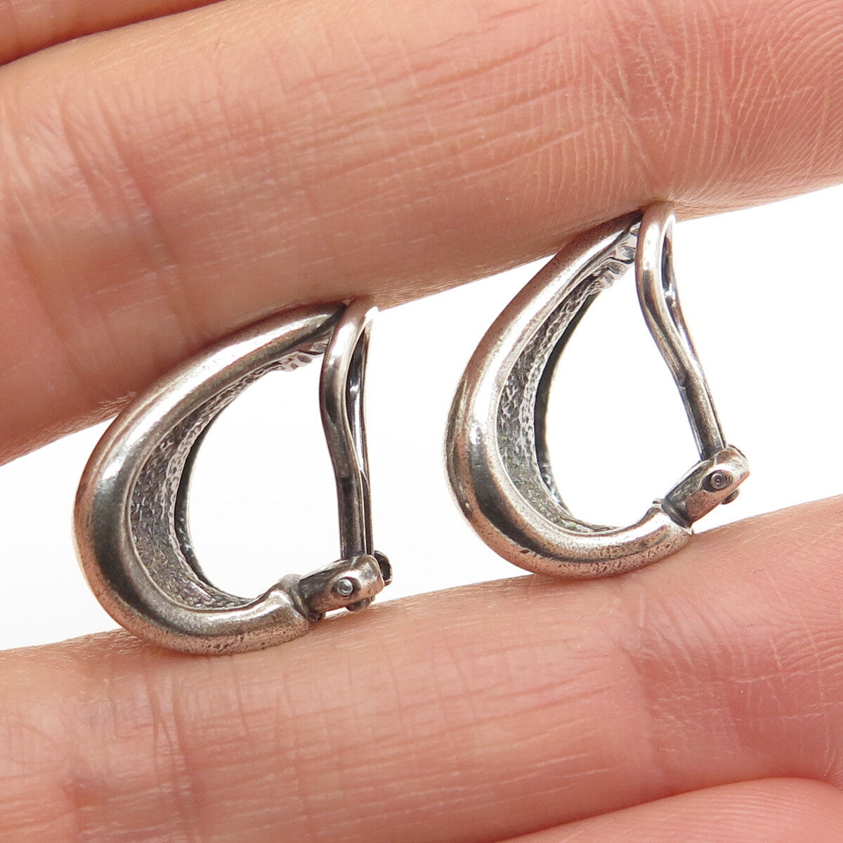 ESPO SIG Joseph Esposito Sterling Silver Vintage Petal Oxidized Clip On Earrings