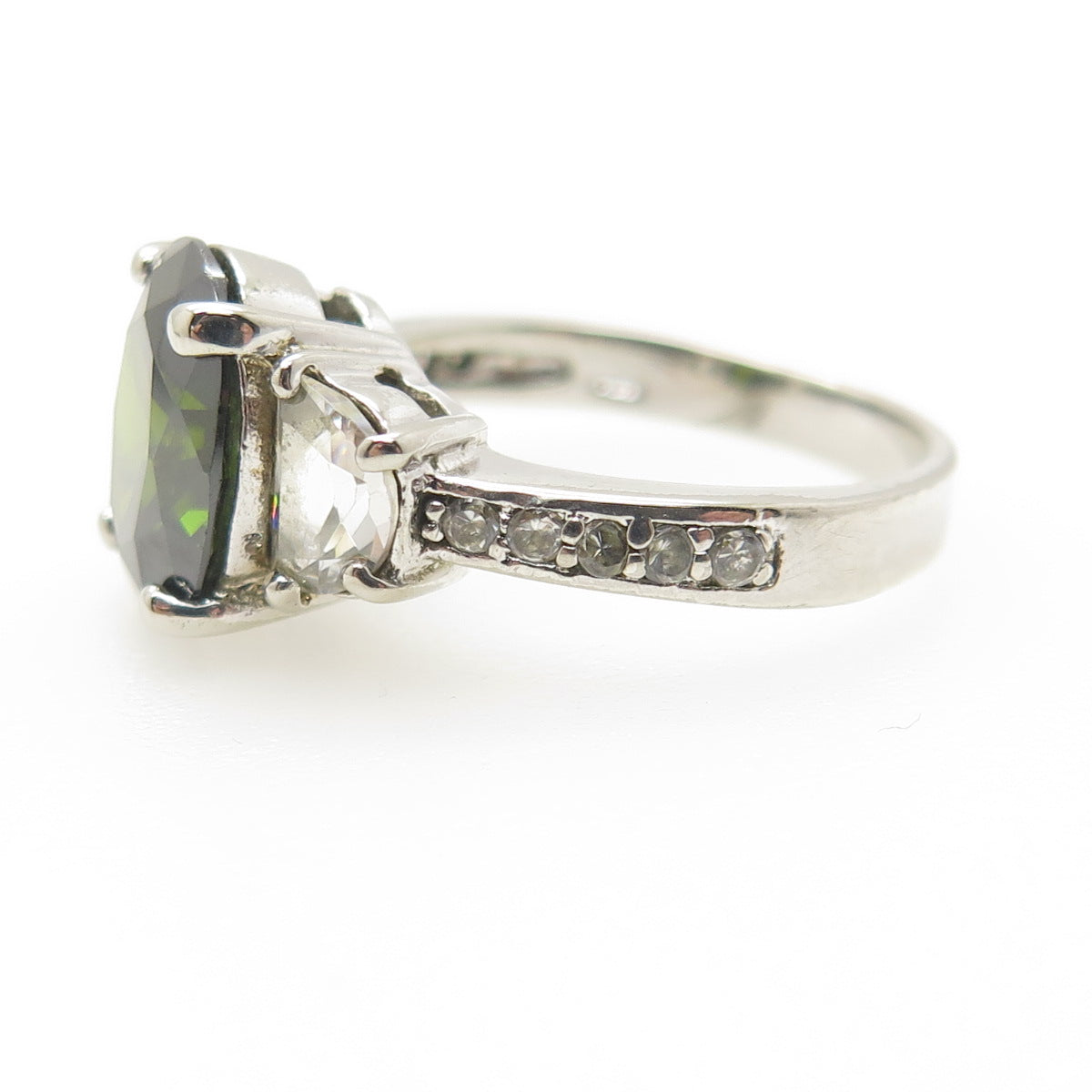 925 Sterling Silver Oval-Cut Dark Green & White C Z Ring Size 7.25