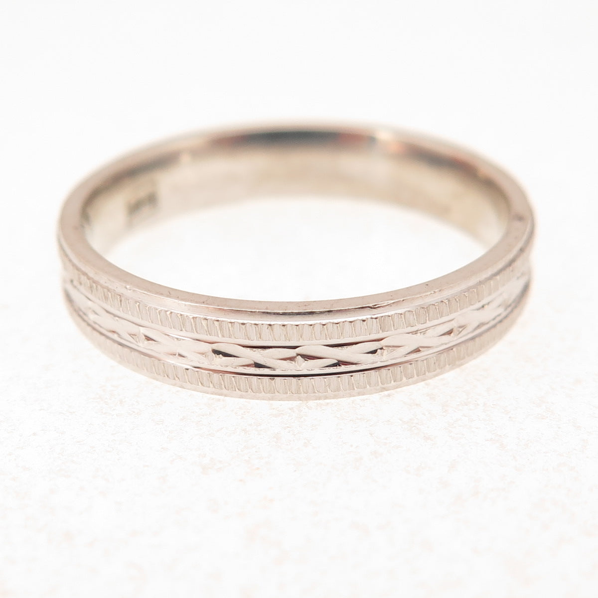925 Sterling Silver Vintage Diamond-Pattern Band Ring Size 8
