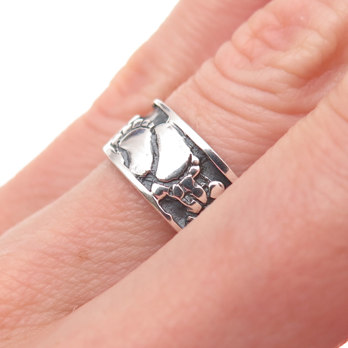 925 Sterling Silver Vintage Footprint Oxidized Band Ring Size 5.25