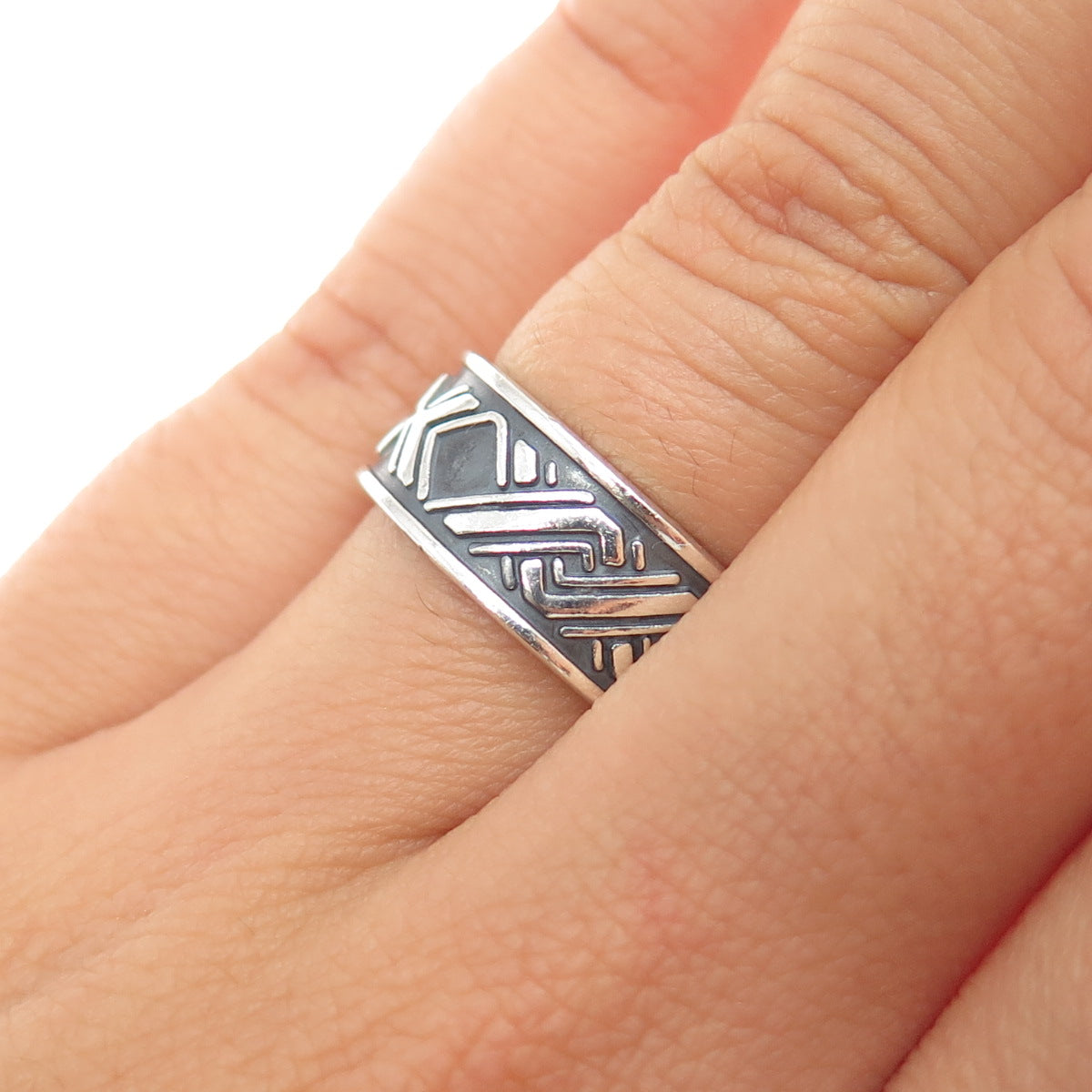 925 Sterling Silver Vintage X Link Oxidized Band Ring Size 6.75