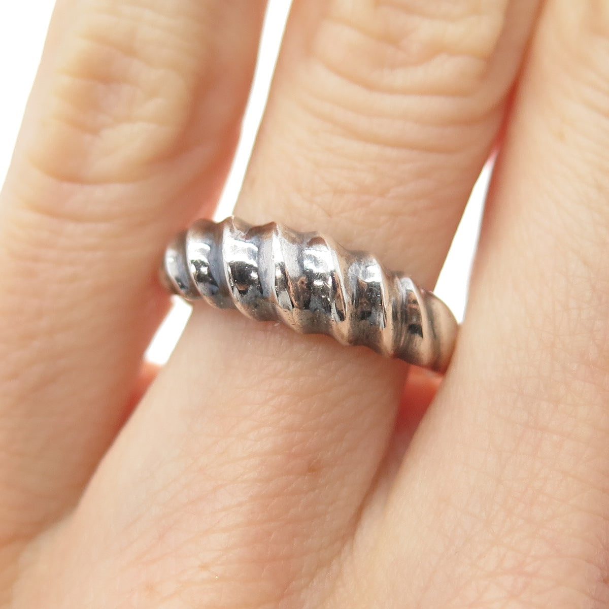 925 Sterling Silver Vintage Modernist Ribbed Oxidized Ring Size 6.75