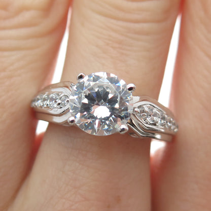 925 Sterling Silver Round-Cut Shaped C Z Engagement Ring Size 7.25