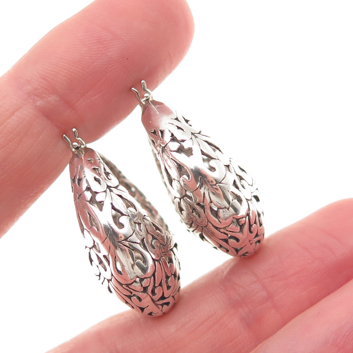 Jezlaine 925 Sterling Silver Vintage Ornate Floral Oxidized Hoop Earrings