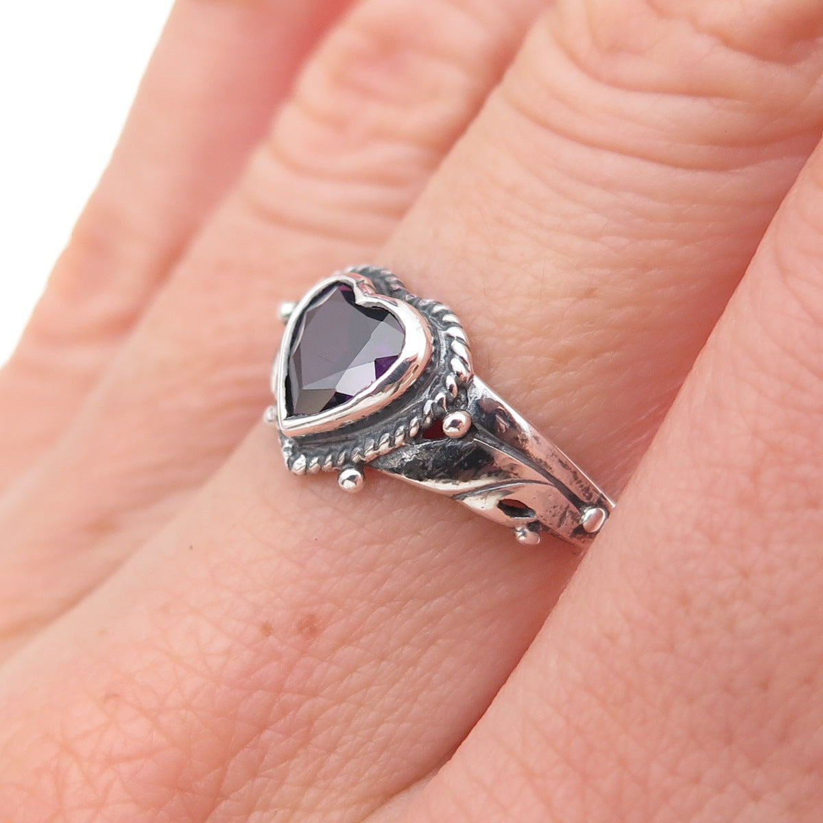 925 Sterling Silver Vintage Real Amethyst Heart Oxidized Ring Size 6.5