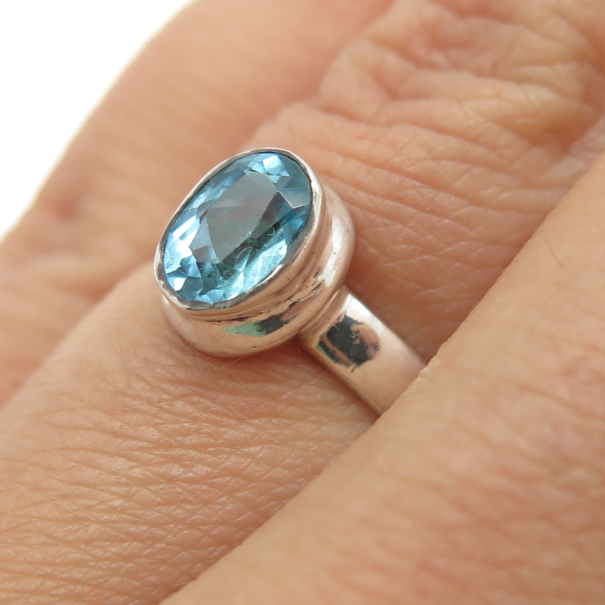 925 Sterling Silver Vintage Real Oval-Cut Blue Topaz Ring Size 6.25