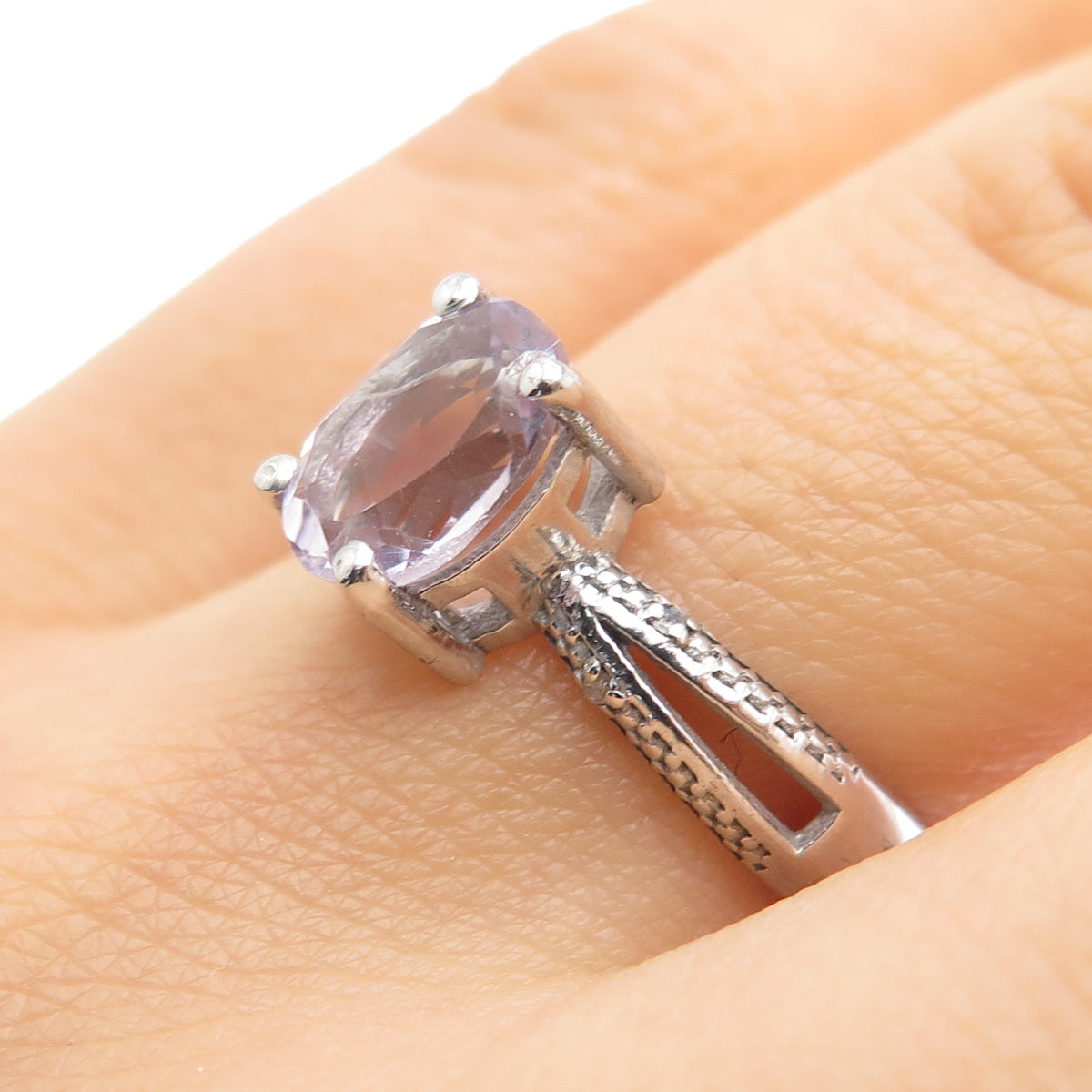 925 Sterling Silver Real Diamond Accent & Oval-Cut Amethyst Ring Size 7