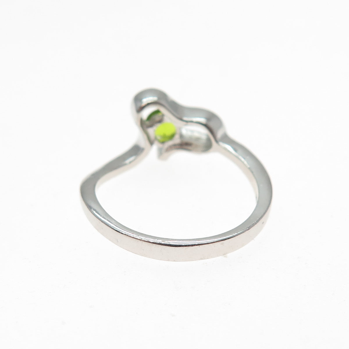 925 Sterling Silver Real Round-Cut Peridot Modernist Heart Ring Size 6.75
