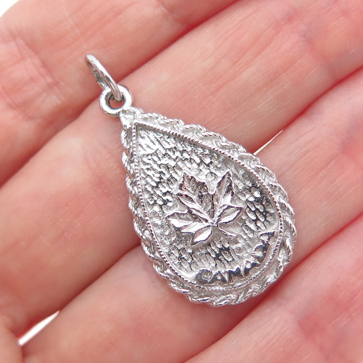 925 Sterling Silver Vintage Maple Leaf Teardrop Charm Pendant