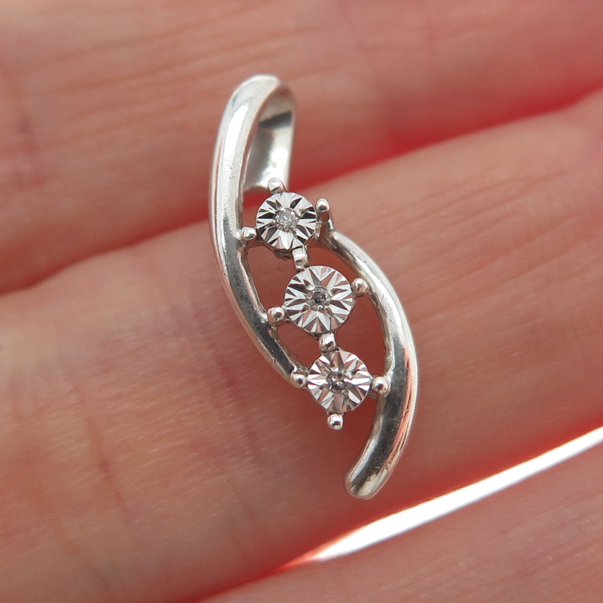 925 Sterling Silver Real Round-Cut Diamond Twisted Minimalist Pendant