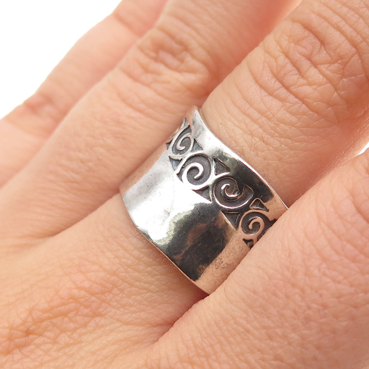 925 Sterling Silver Vintage Israel Modernist Swirl Hammered Ring Size 10.25