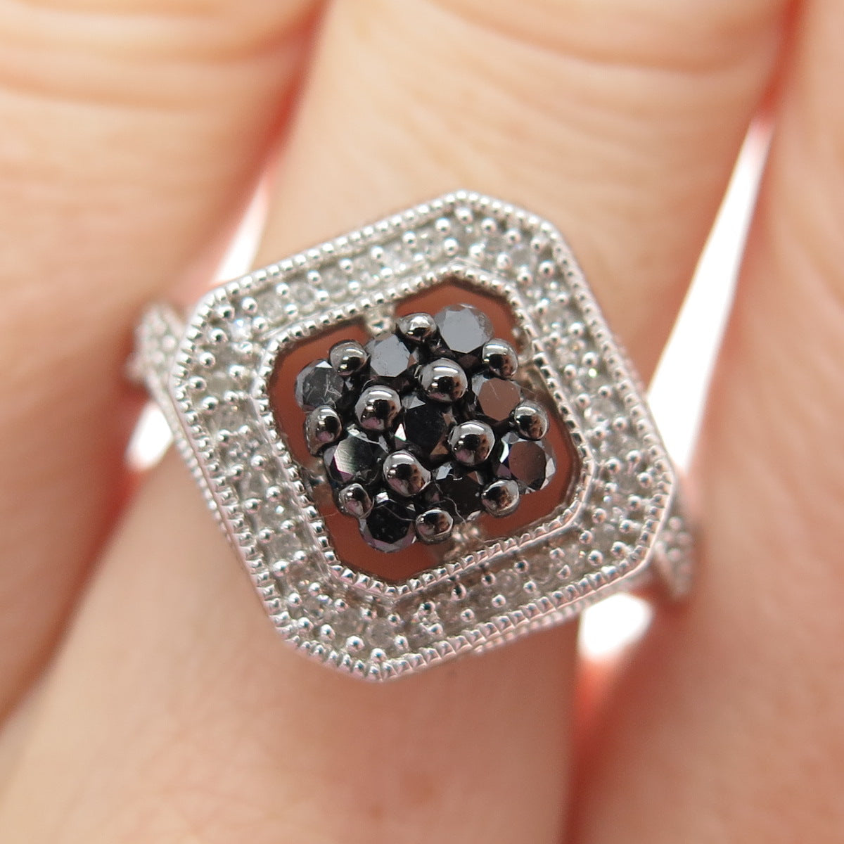 SUN 925 Sterling Silver Real Round-Cut Black & White Diamond Ring Size 6.25