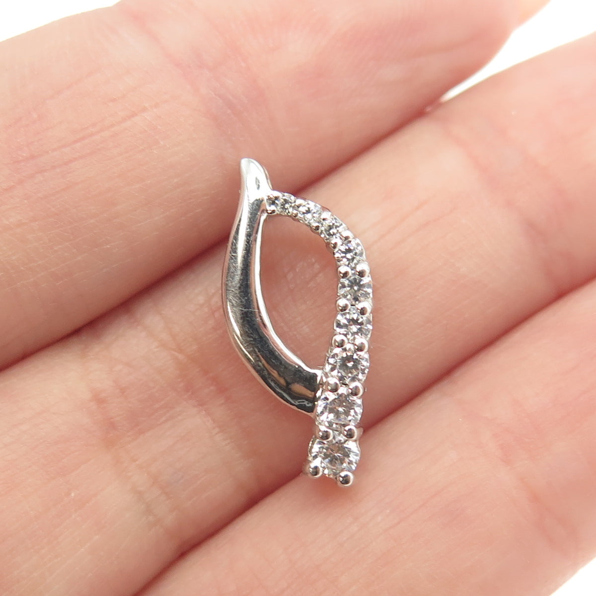 925 Sterling Silver Round-Cut C Z Wavy Pendant