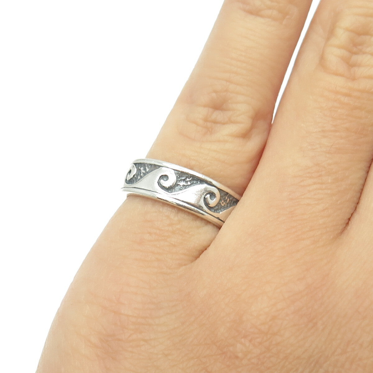 925 Sterling Silver Vintage Water Pattern Band Ring Size 5