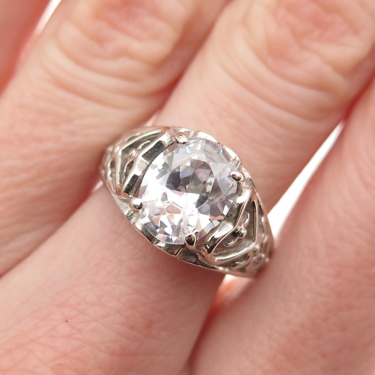 Chateau D’Argent Sterling Silver Vintage Oval-Cut C Z Heart Promise Ring Size 7