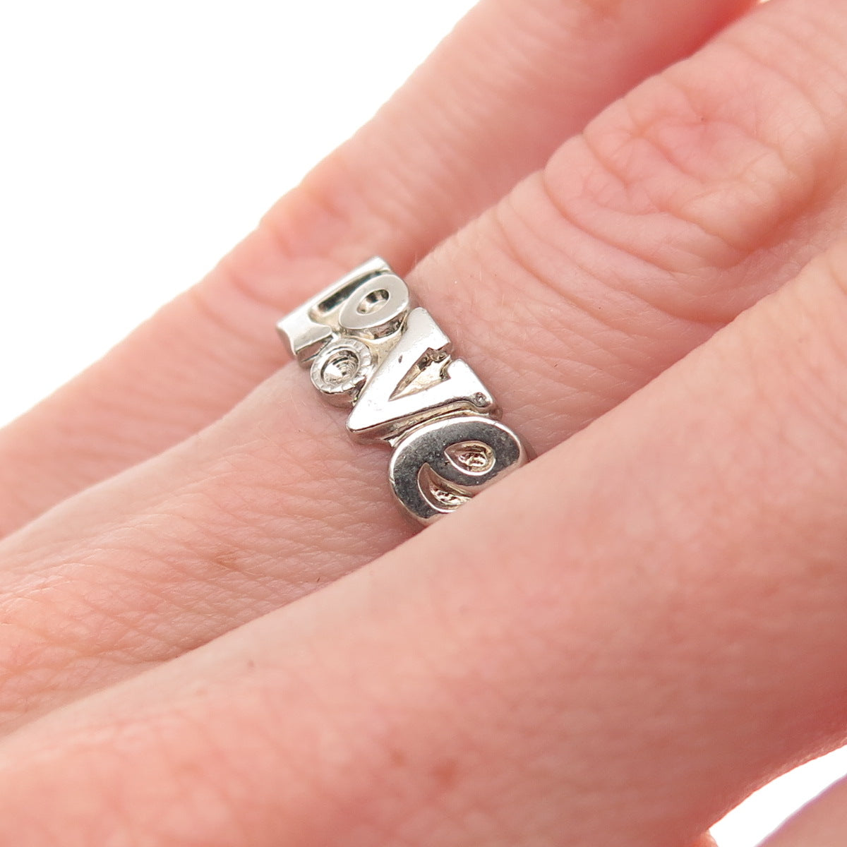 925 Sterling Silver Vintage Love Oxidized Ring Size 5 (missing stone)