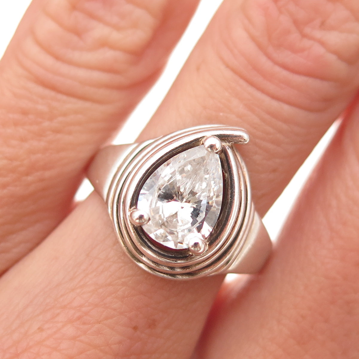 925 Sterling Silver Vintage Pear-Cut C Z Modernist Oxidized Ring Size 8.25