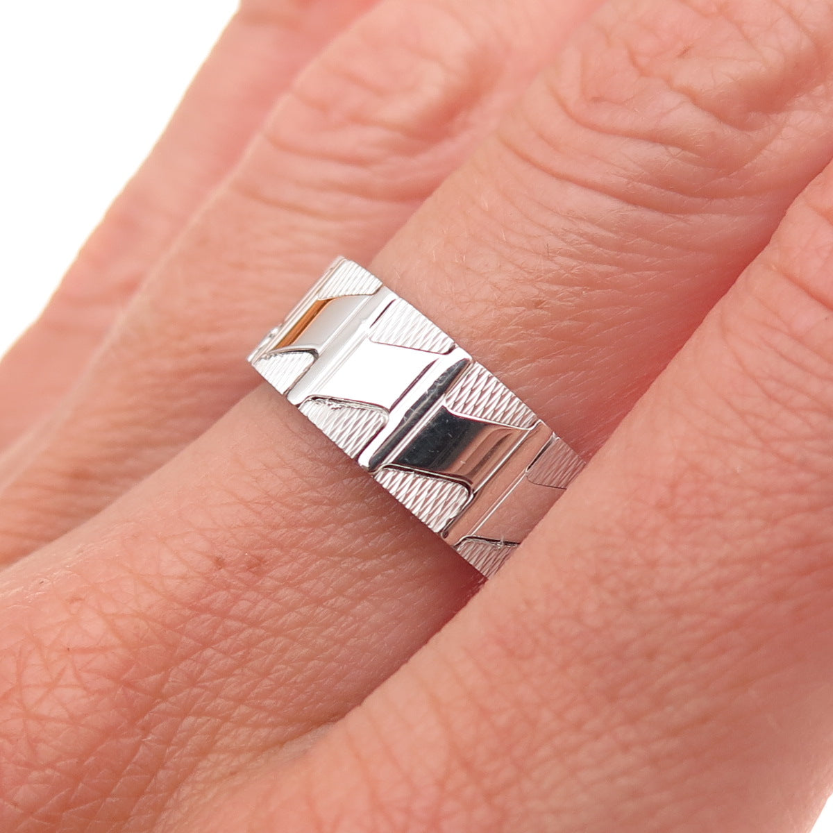 Neos 925 Sterling Silver Zig Zag Band Ring Size 7.75