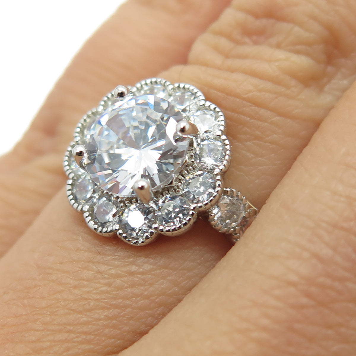 925 Sterling Silver Round-Cut C Z Floral Ring Size 5.25