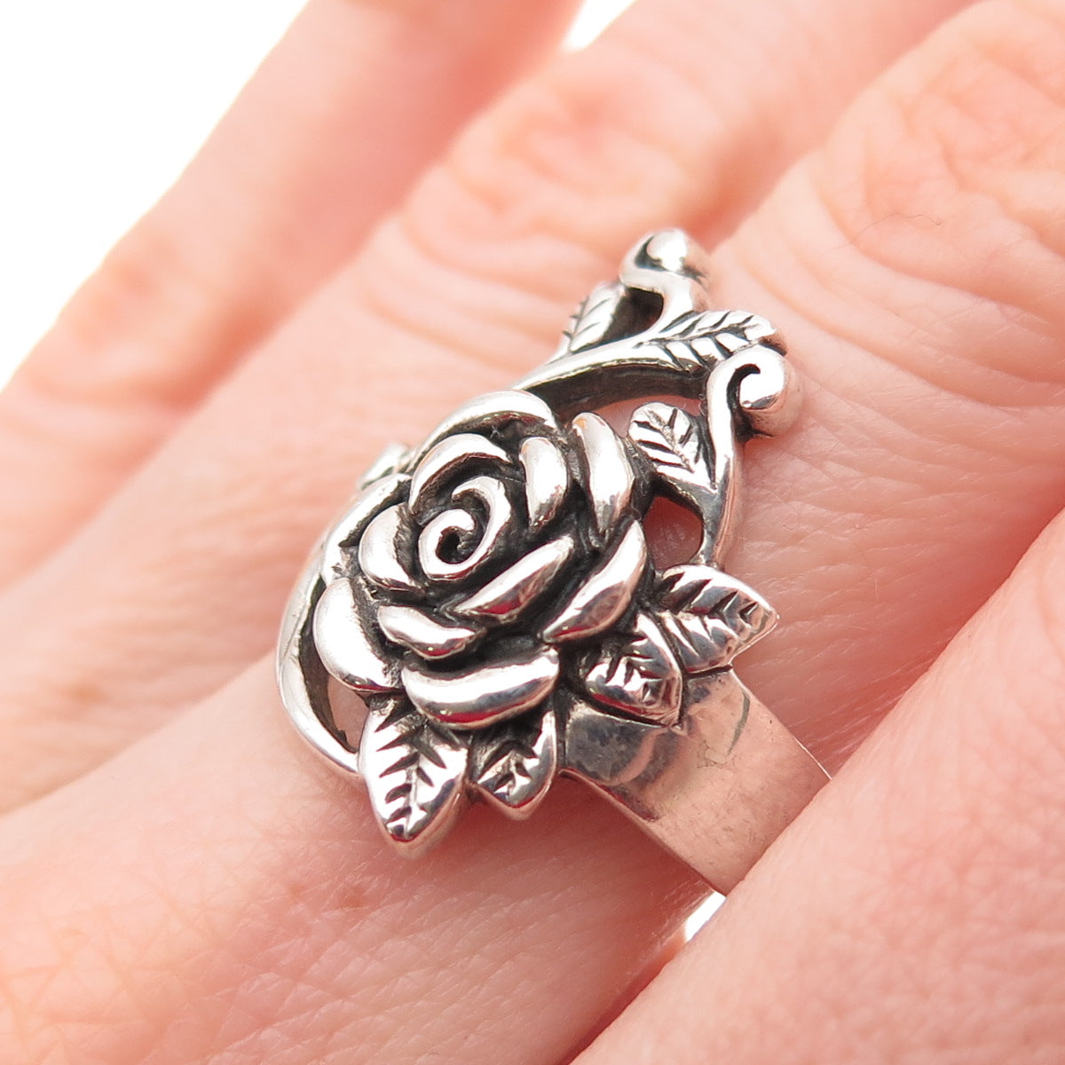 925 Sterling Silver Vintage Rose Flower Oxidized Ring Size 7.75