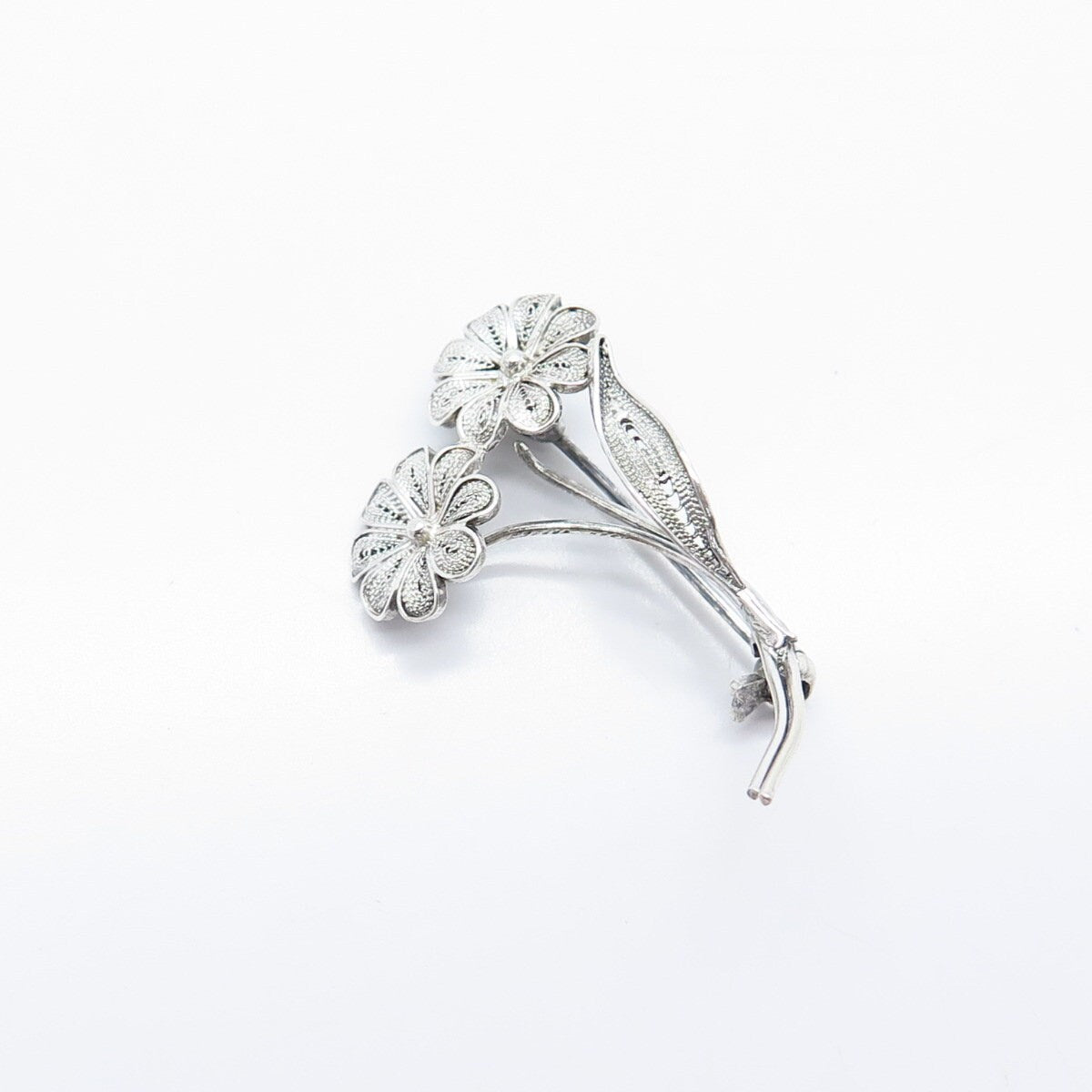 800 Silver Vintage Floral Leaf Filigree Pin Brooch