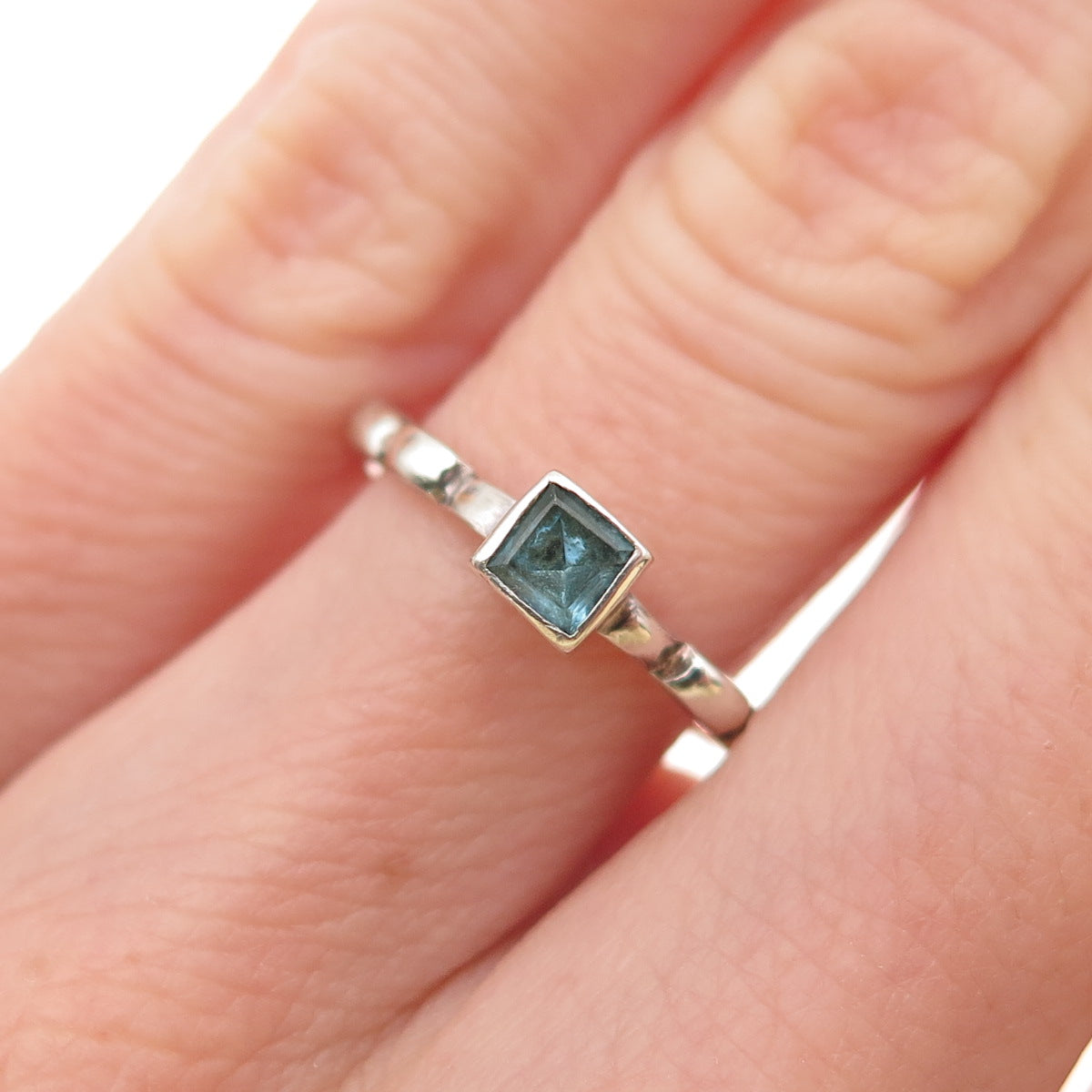 925 Sterling Silver Vintage Real London Blue Topaz Ring Size 5.25