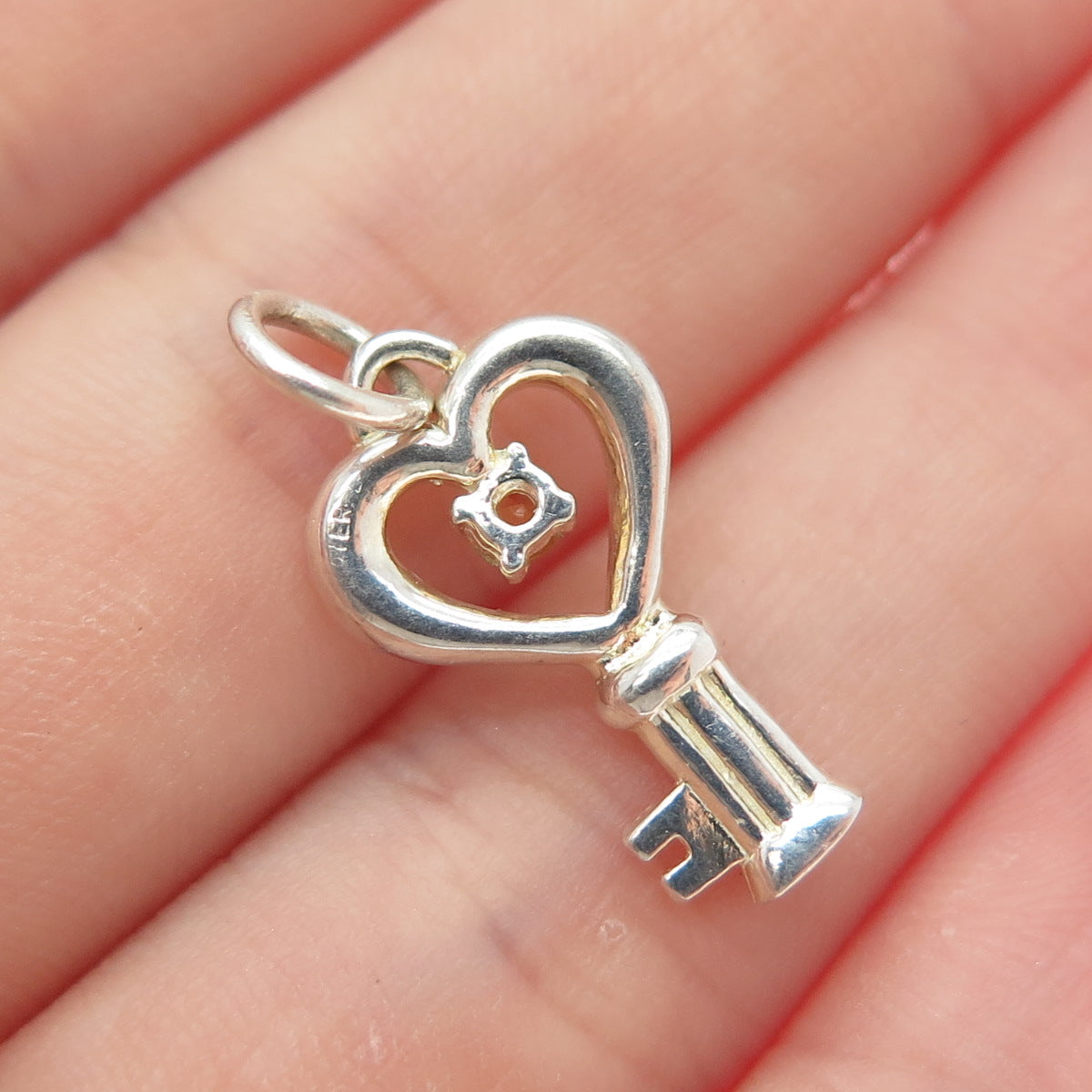 925 Sterling Silver Vintage Real Round-Cut Citrine Heart Key Minimalist Pendant