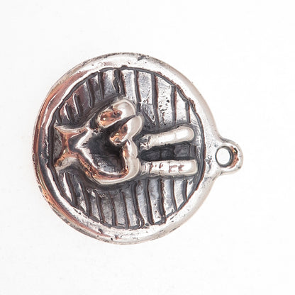 925 Sterling Silver Vintage Peace Hand Sign Heavy 30.1g Oxidized Pendant