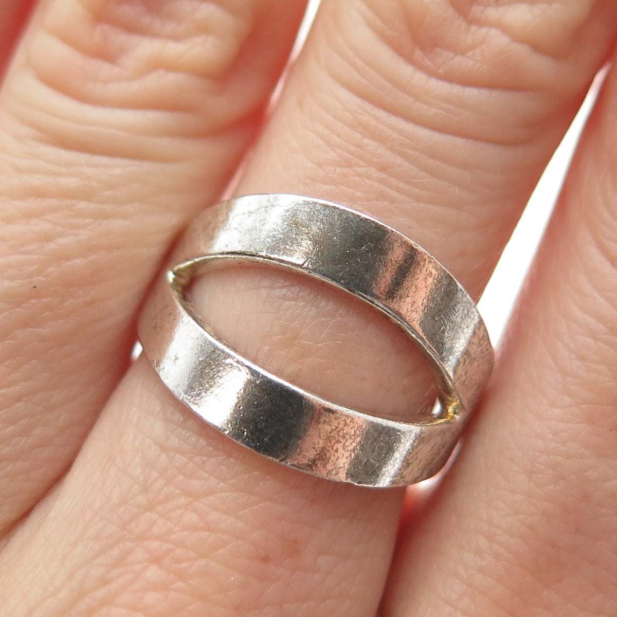 925 Sterling Silver Vintage Modernist Crisscross Oxidized Ring Size 7.25