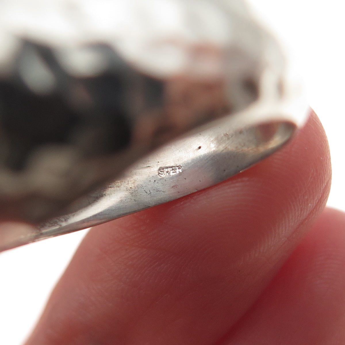 925 Sterling Silver Vintage Real Rhodochrosite Modernist Hammered Ring Size 8.25