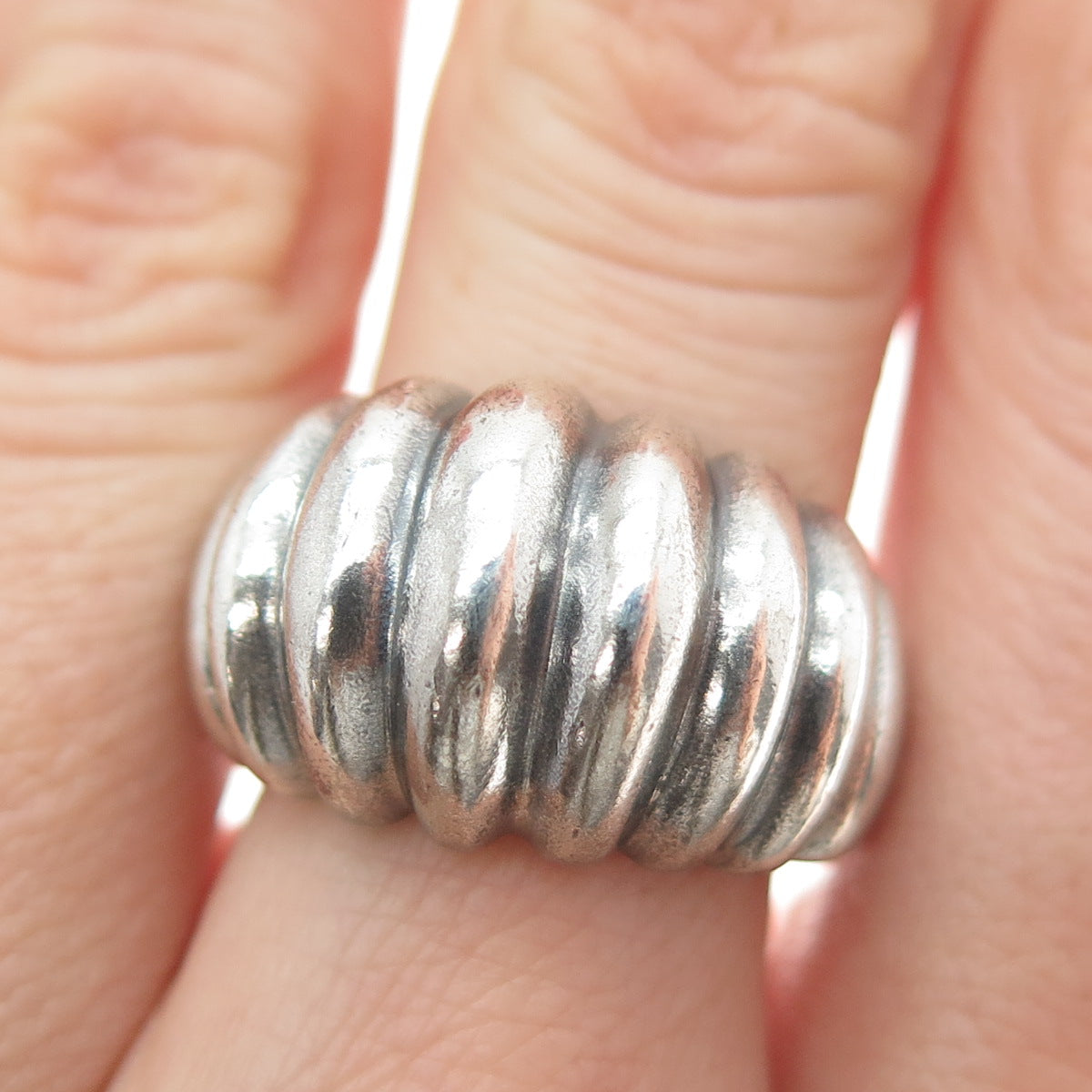 MONICA JAIN 925 Sterling Vintage Modernist Ribbed Dome Oxidized Ring Size 7.25