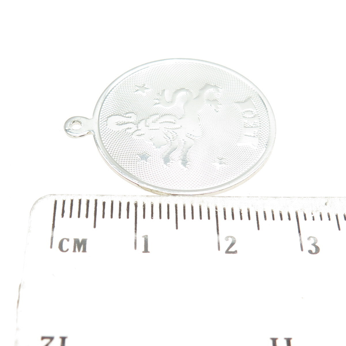 925 Sterling Silver Vintage Leo Zodiac Sign Round Pendant