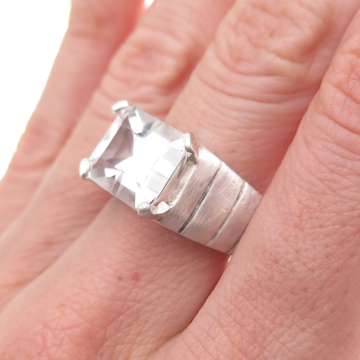 Lisa Jenks 925 Sterling Silver Vintage Real White Topaz Modernist Ring Size 6.5